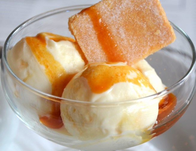 Hokey pokey ice-cream in a bowl